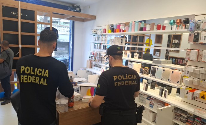Operação da PF apreende aparelhos eletrônicos e mais de mil vapes em Angra dos Reis