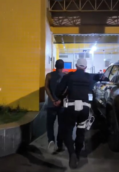 Dois homens são presos por tráfico durante fiscalização em Piraí