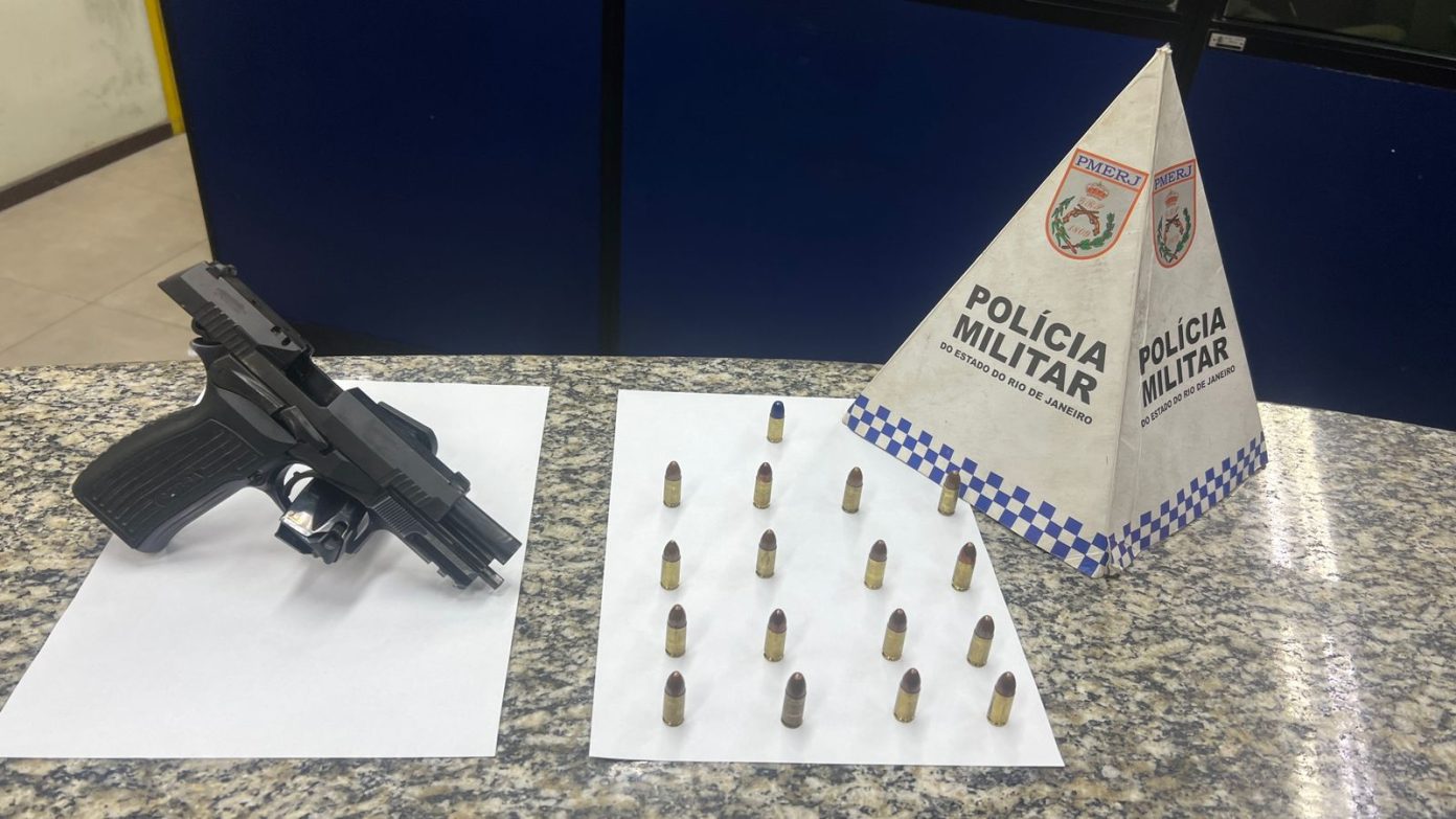 Homem é preso com pistola de uso restrito após atitude suspeita em Barra Mansa