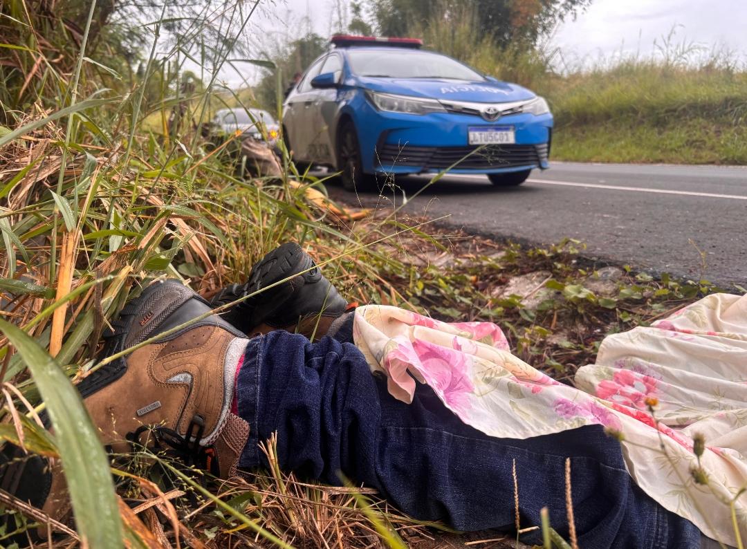 Homem é encontrado morto com tiro na cabeça na Rodovia do Contorno, em Volta Redonda