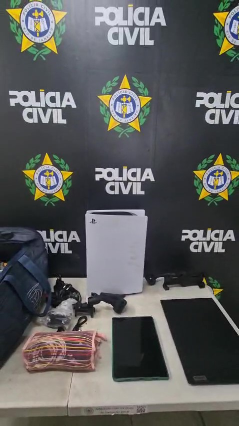 Câmeras de monitoramento ajudam a recuperar bagagem com bens avaliados em mais de R$ 8,5 mil em Volta Redonda