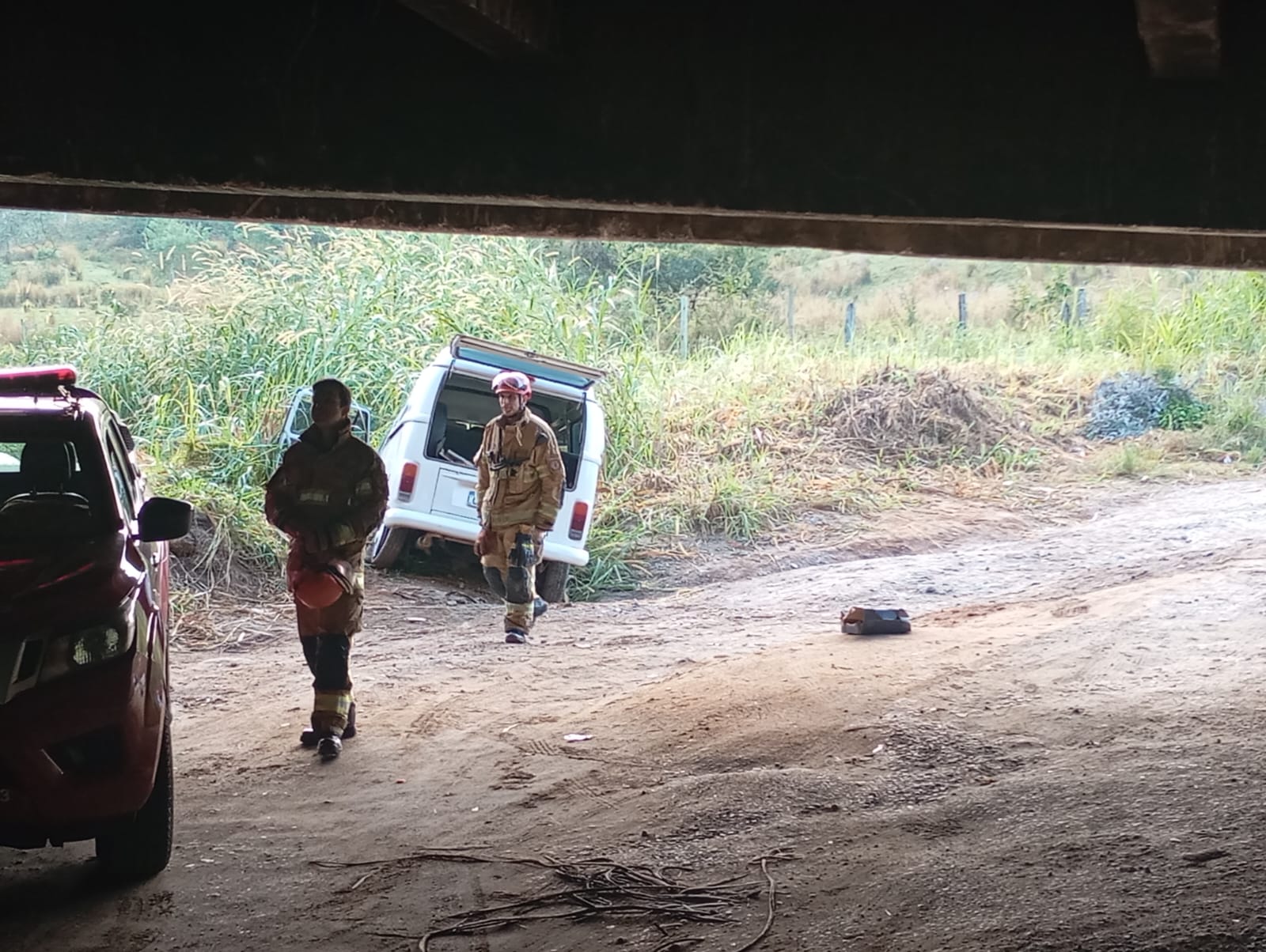 Homem é encontrado morto dentro de Kombi sob viaduto na entrada do Moinho de Vento