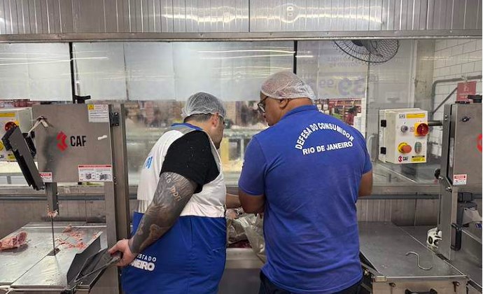 Fiscalização interdita estoque de supermercado em Paraty após encontrar ratos e alimentos impróprios