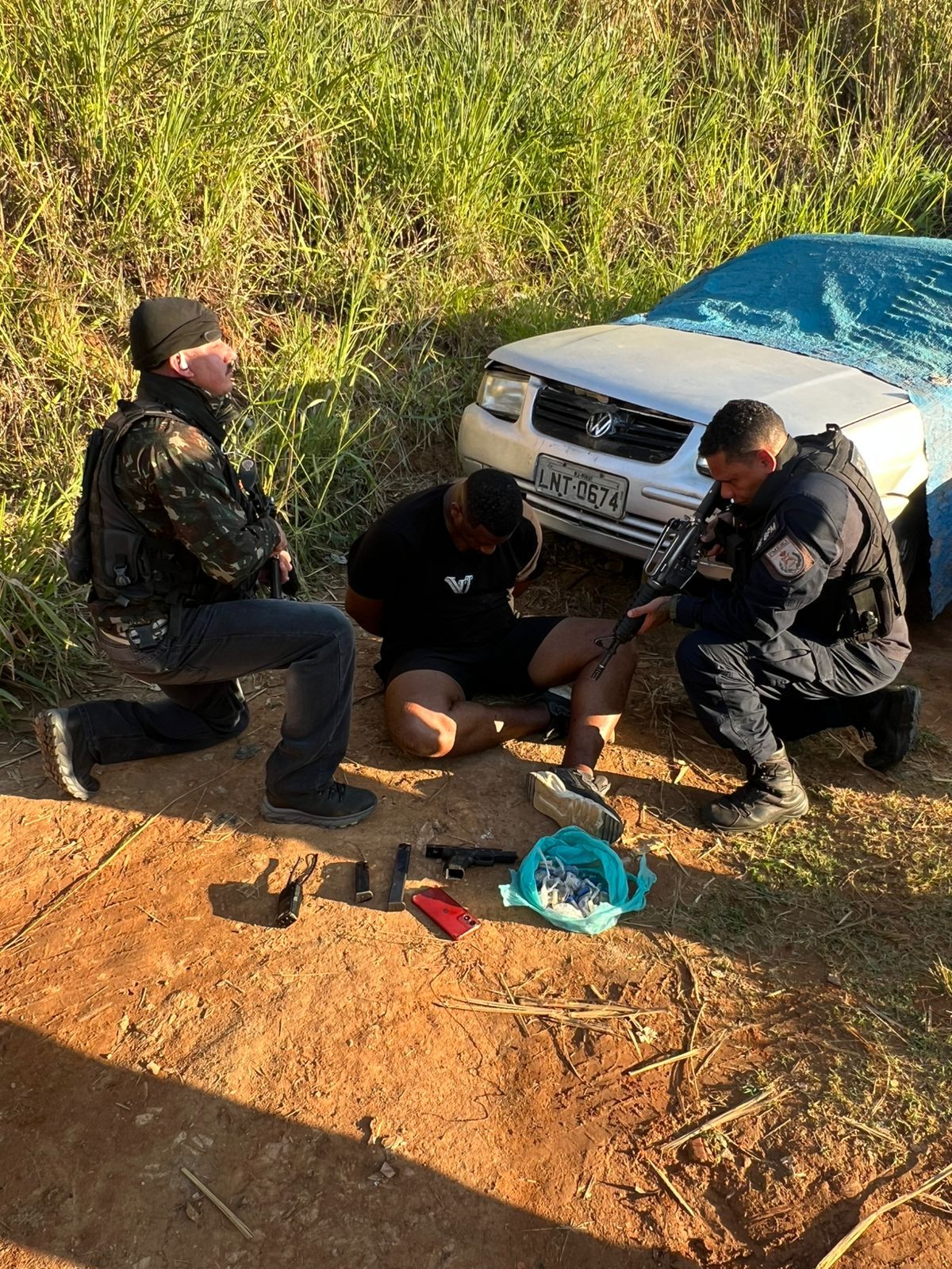 Homem é preso com pistola, munições e drogas durante ação da PM em Barra Mansa