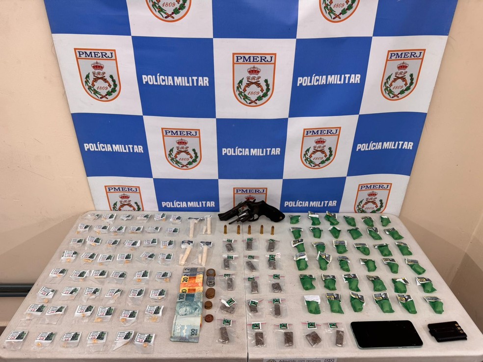 Adolescente de 14 anos é apreendida com drogas e arma em Volta Redonda