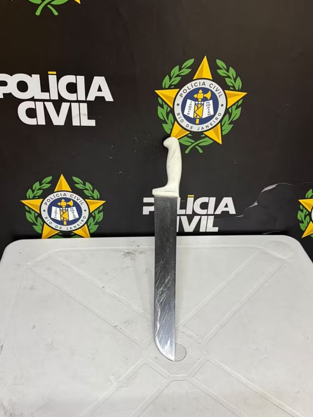 Homem é preso suspeito de agredir avó de 85 anos e tio em Barra Mansa