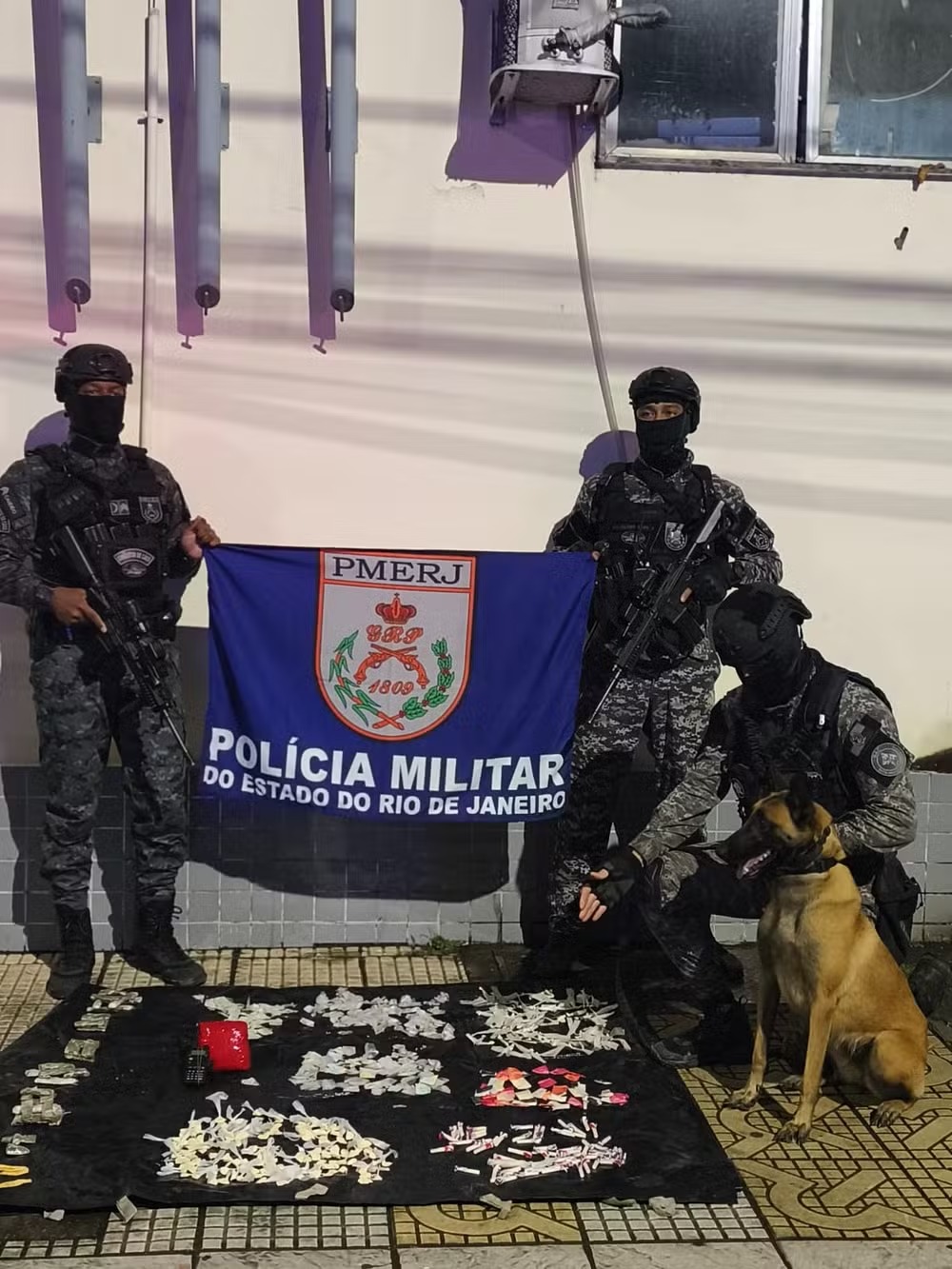 BAC apreende maconha e cocaína durante ação em Volta Redonda