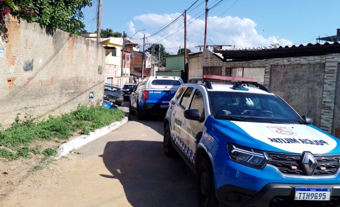 Dois adolescentes são baleados e três são detidos após confronto com a PM em Resende