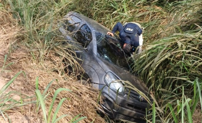 Perseguição na Dutra termina com apreensão de 232 quilos de maconha em Barra Mansa