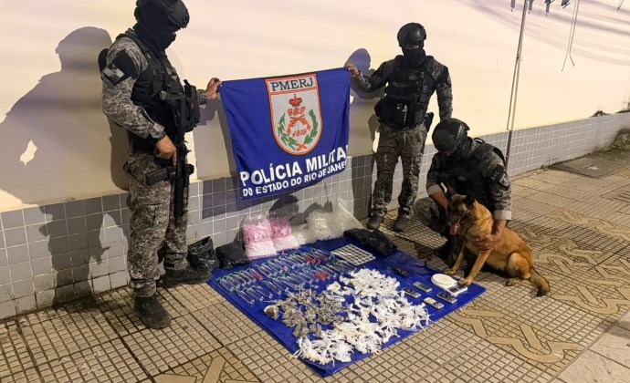 BAC apreende drogas e materiais do tráfico em apartamento de condomínio em Volta Redonda