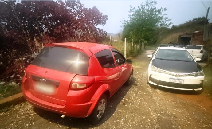 Carro roubado em Rio Claro é recuperado pela Polícia Civil em Barra Mansa