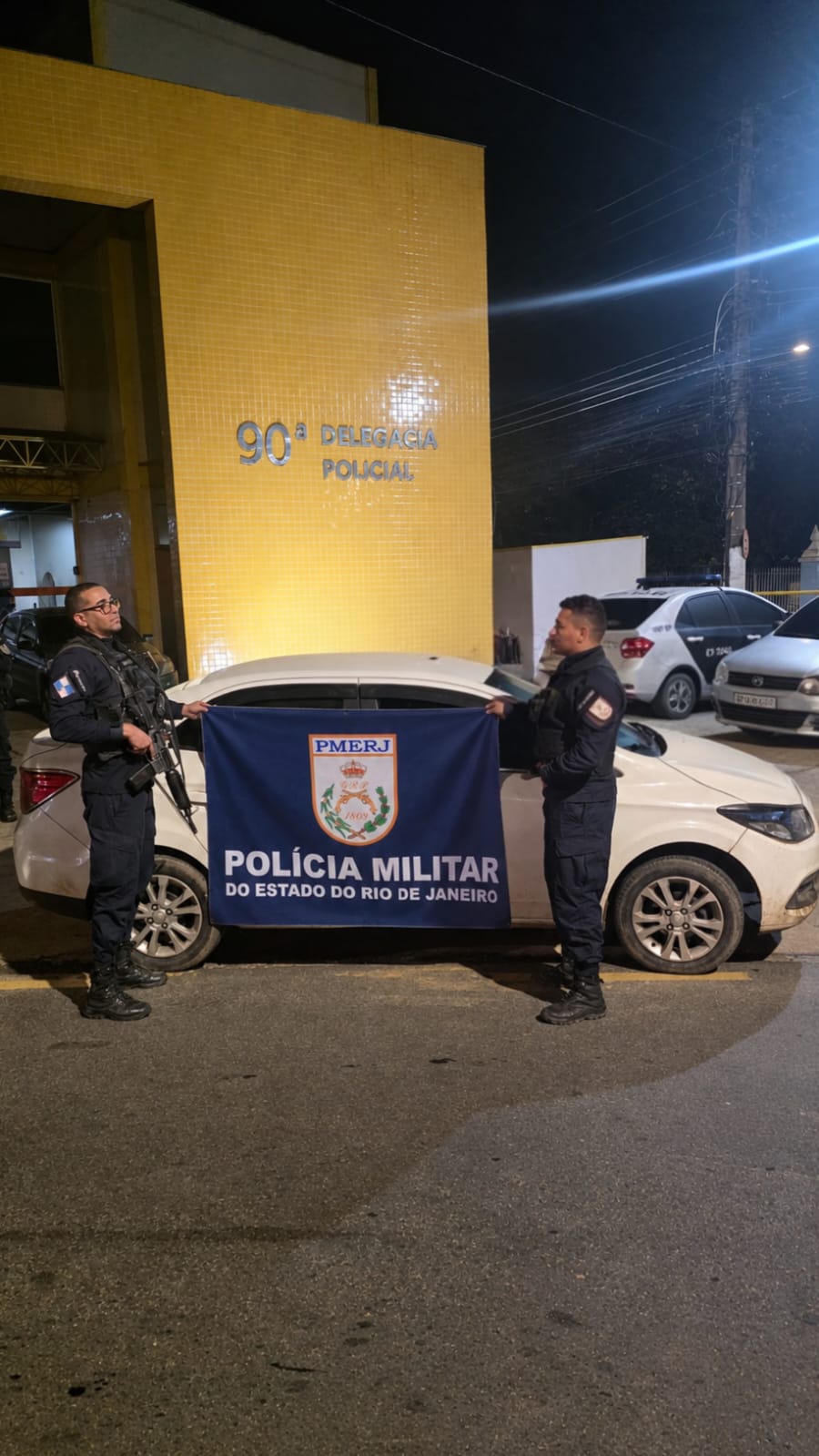 Carro roubado em Resende é recuperado em Barra Mansa e PM conduz suspeito à delegacia