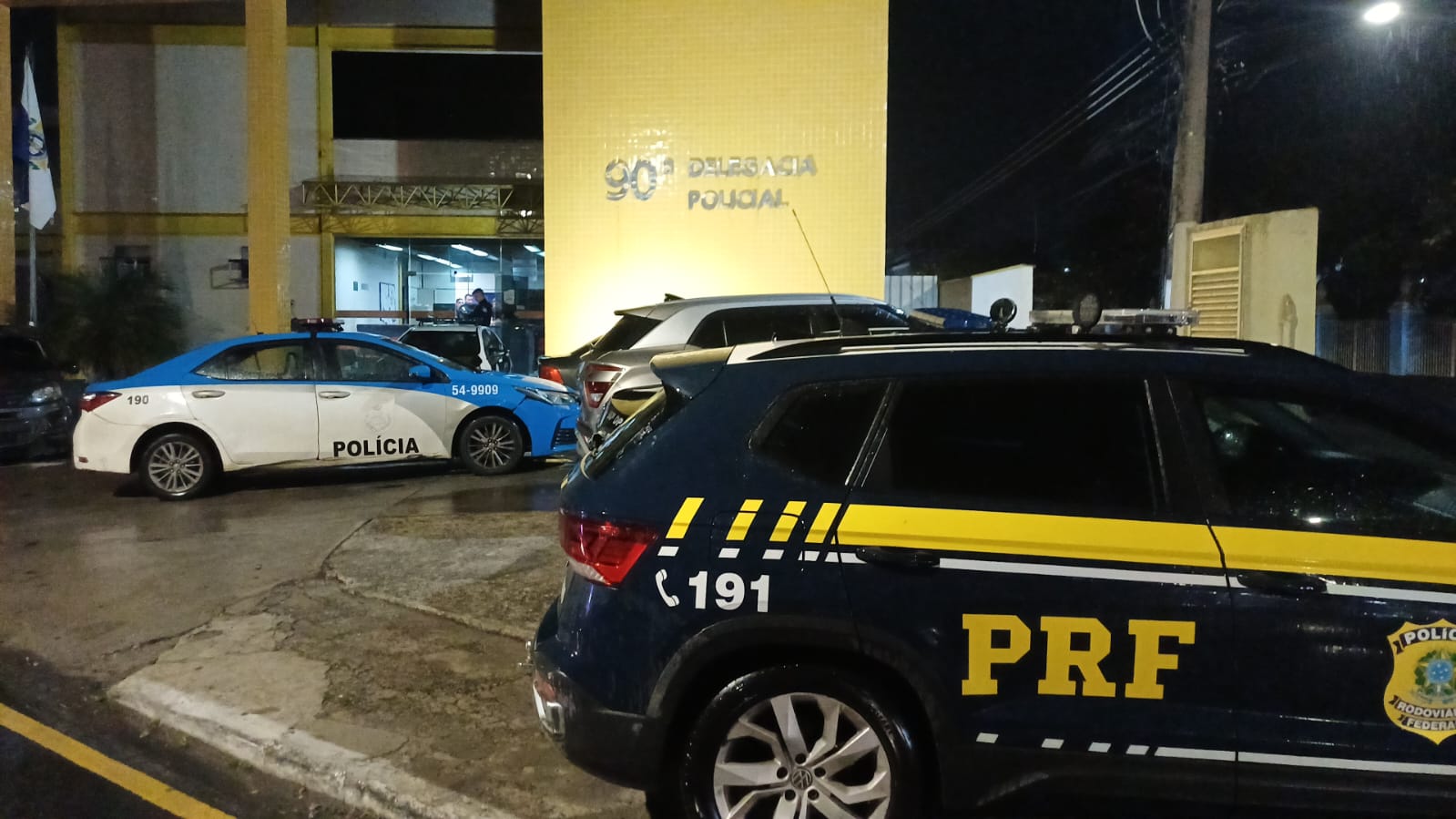 Homem é preso em Barra Mansa após ser localizado em restaurante e confessar transporte de drogas