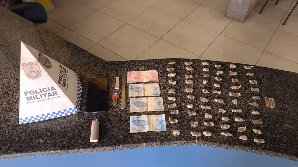 Adolescente de 16 anos é apreendido com drogas em Valença