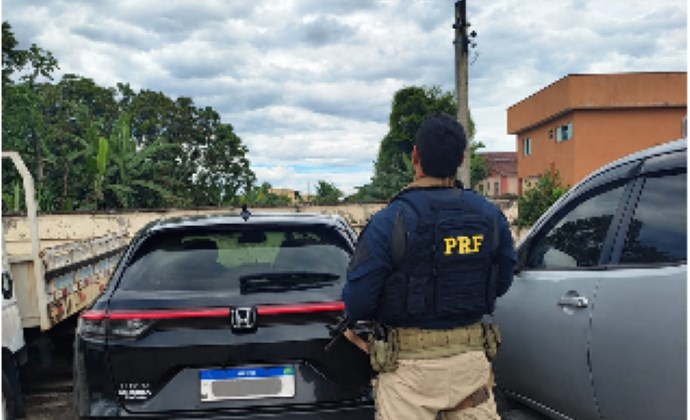 PRF apreende carro clonado avaliado em R$ 143 mil na Via Dutra, em Itatiaia