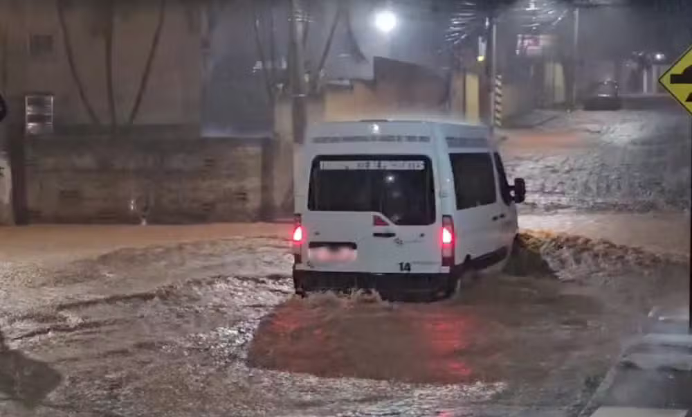 Temporal deixa desalojados e provoca danos em Três Rios
