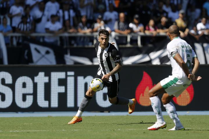 Botafogo empata e frustra torcida