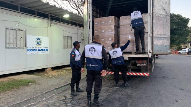 Polícia Civil apreende 15 mil caixas de sabão em pó falsificado em Levy Gasparian