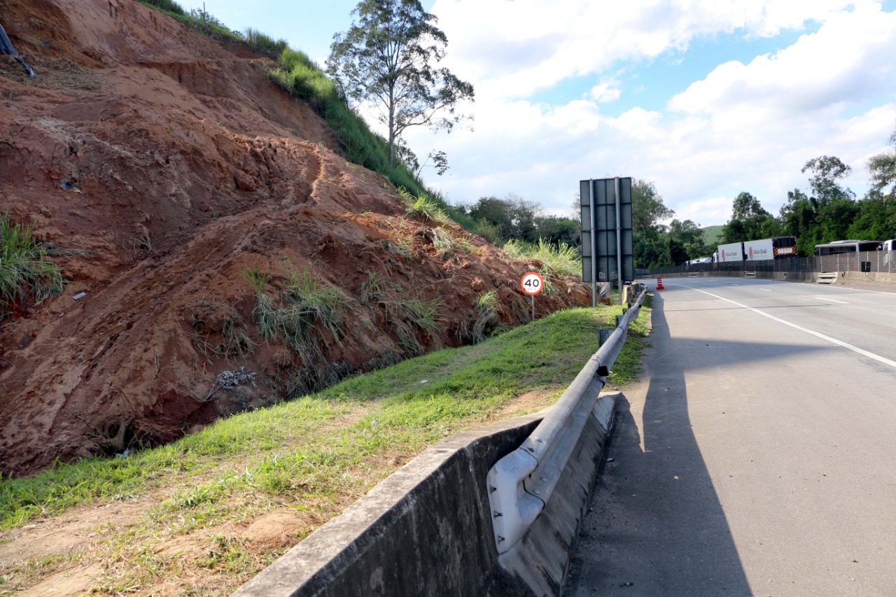 Justiça determina que concessionária inicie obras para correção de deslizamento na Vila Ursulino