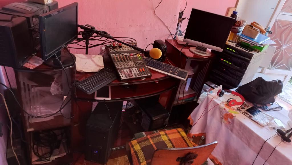 Operação da PF fecha duas rádios clandestinas e prende dois homens em Resende