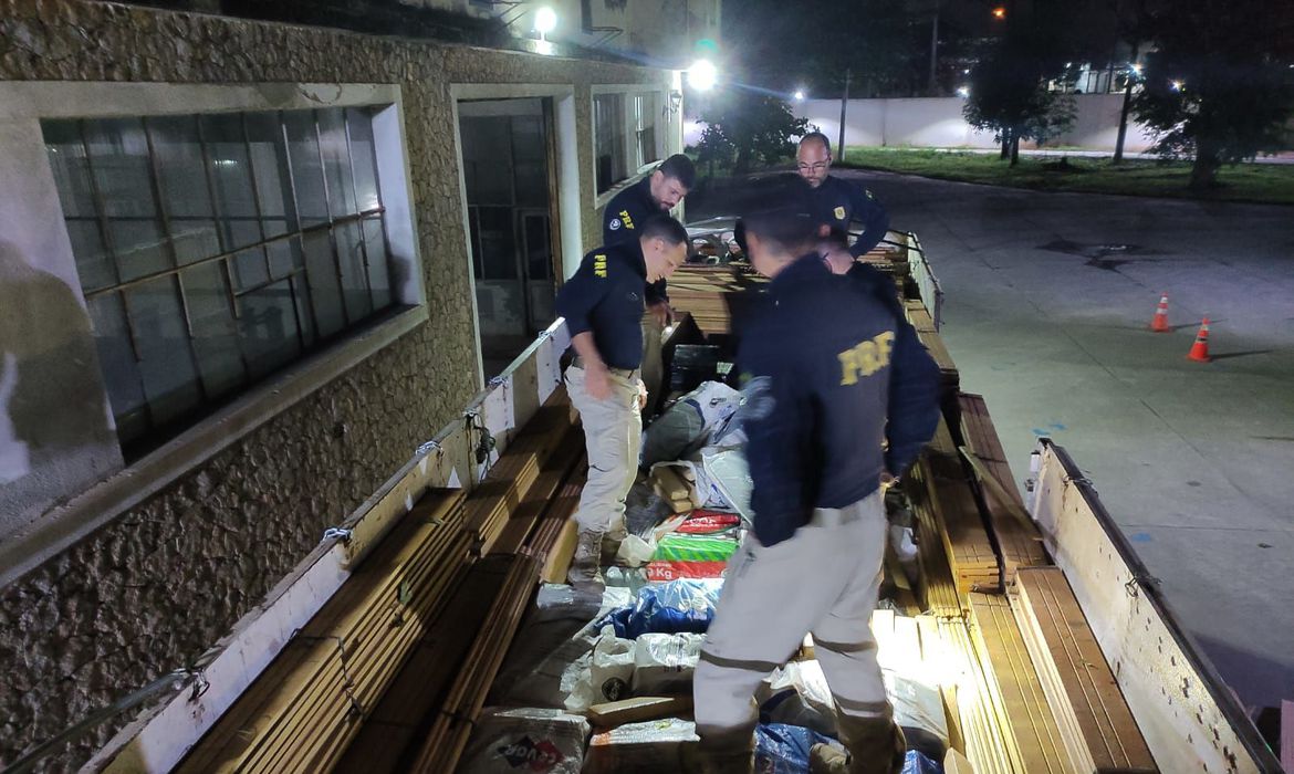 Polícia apreende 6 toneladas de maconha em Três Rios