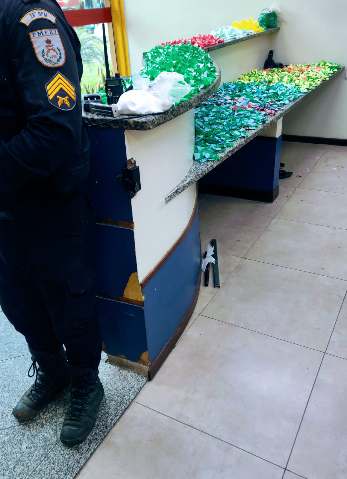 Polícia Militar apreende farta quantidade de drogas na Vila Coringa