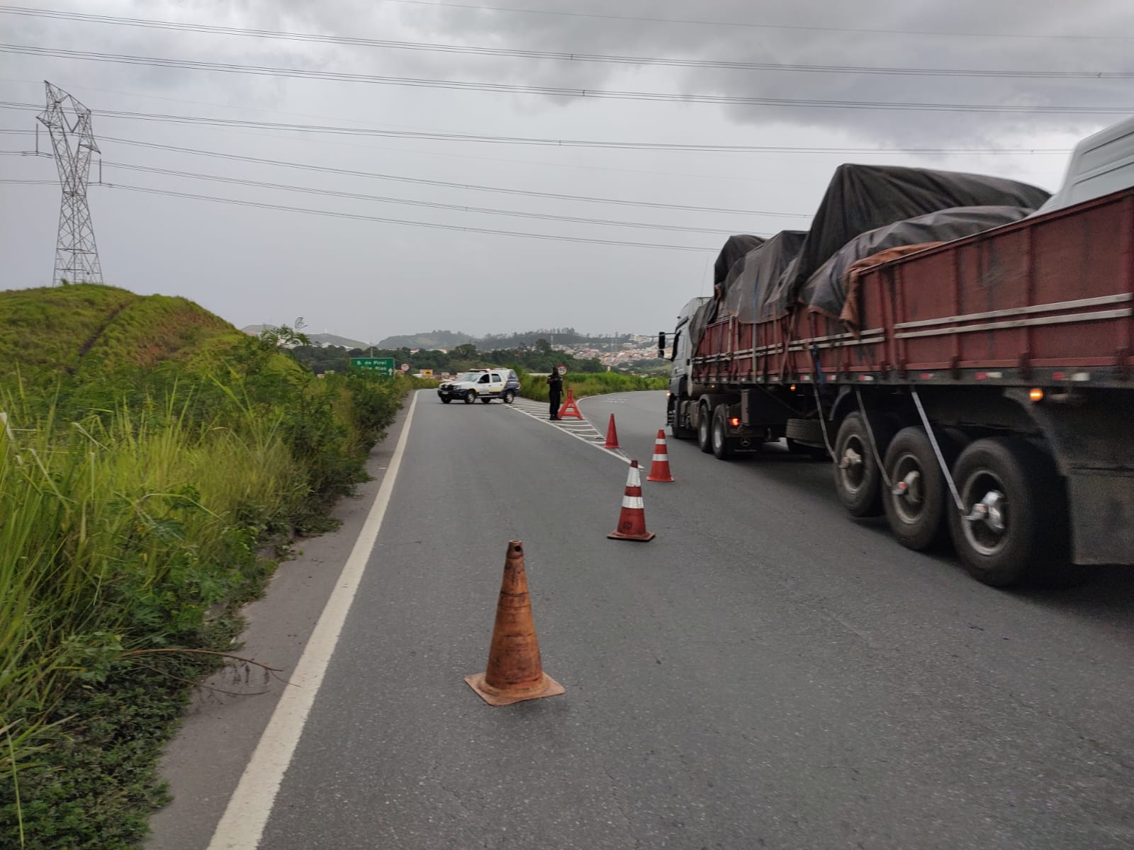 Após acidente trágico, Prefeitura interdita trecho da Rodovia do Contorno
