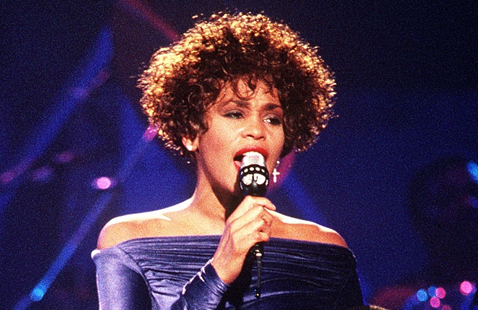Rádio Ponto apresenta “Artista da Semana” com especial de uma hora dedicado à Whitney Houston
