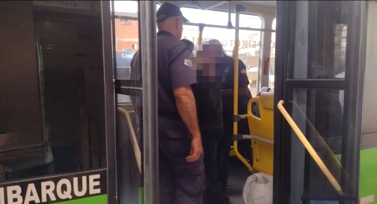 Homem é detido por importunação sexual em ônibus do Tarifa Zero