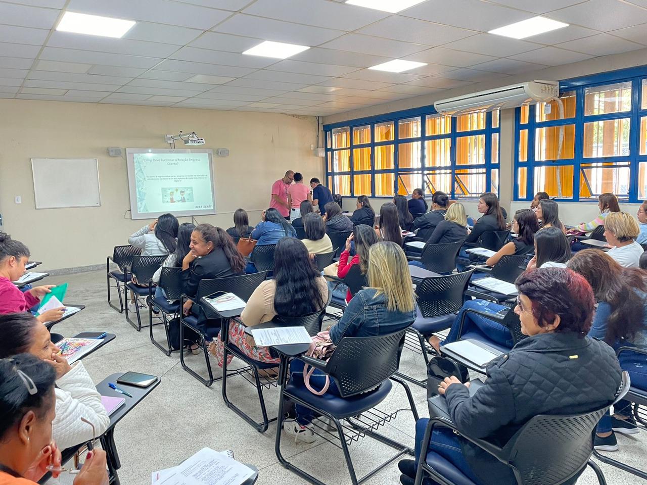 Monitoras do transporte escolar participam de curso de capacitação em Itatiaia