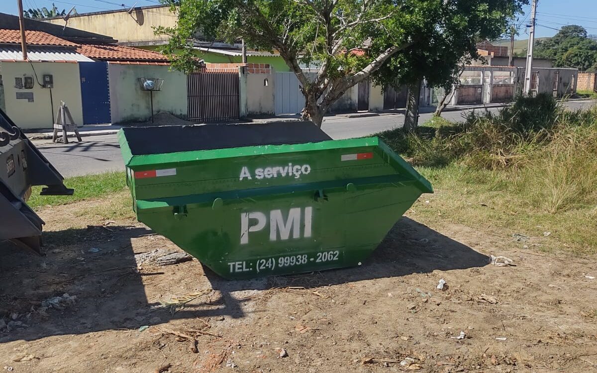 Itatiaia disponibiliza caçambas para descarte de lixo verde e resíduos da construção civil