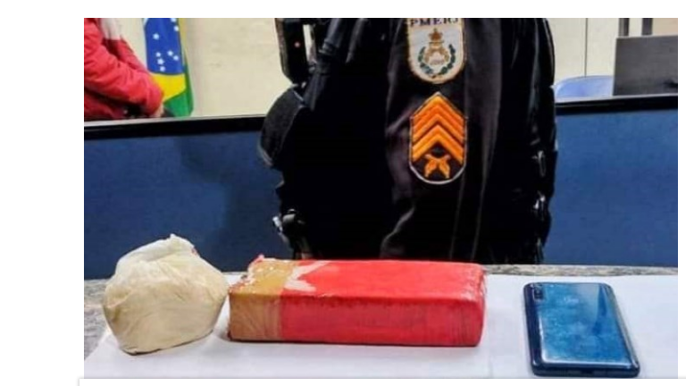 Jovem de Volta Redonda é preso com quase 1,5 kg de drogas na Serra das Araras